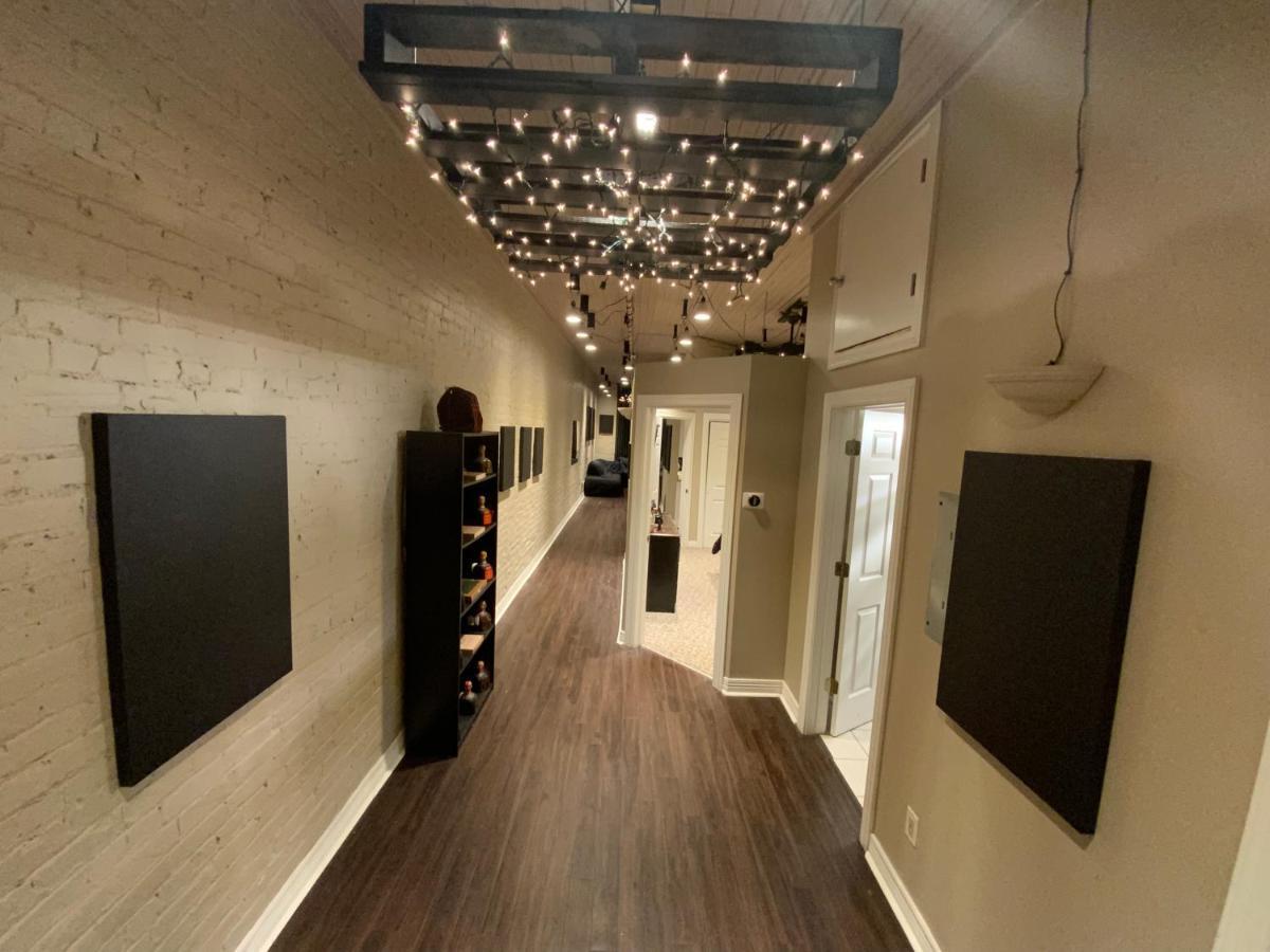 Blackout Themed Residence In The Prime Heart Of Omaha'S Old Market! Exterior photo